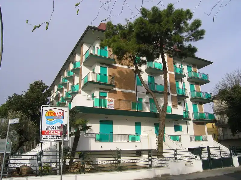 Proponiamo appartamento quadrilocale al primo piano a Lido delle Nazioni
