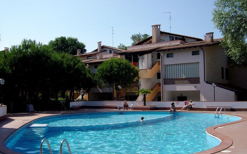 Appartamento al piano terra in residence con piscina a Lido di Spina In vendita